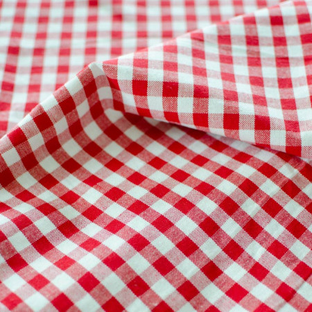 Toile de coton tissé teint Vichy Rouge et Blanc à carreau de 1 cm